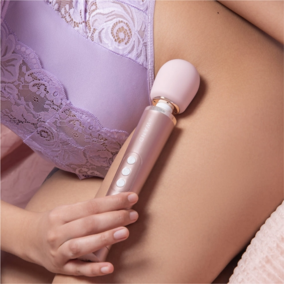 PETITE RECHARGEABLE MASSAGER - Rose Gold